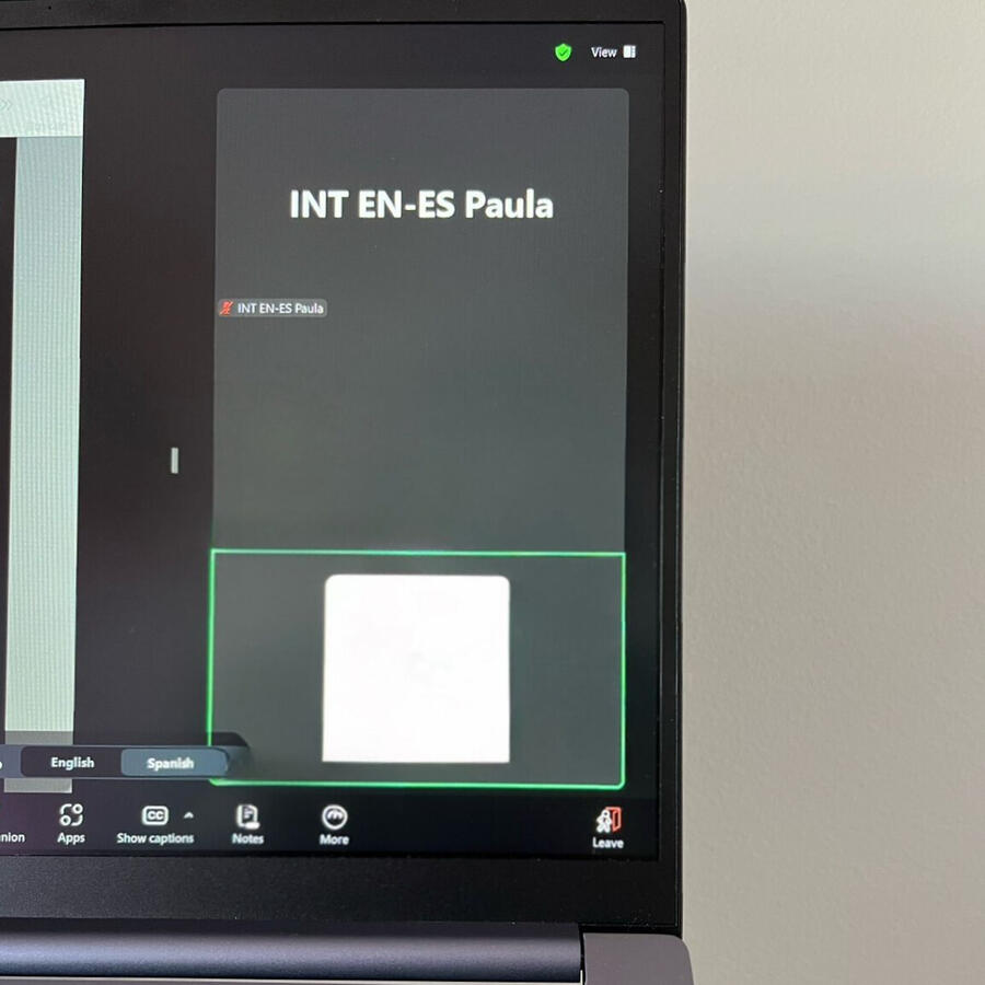 Interpretación simultánea EN-ES